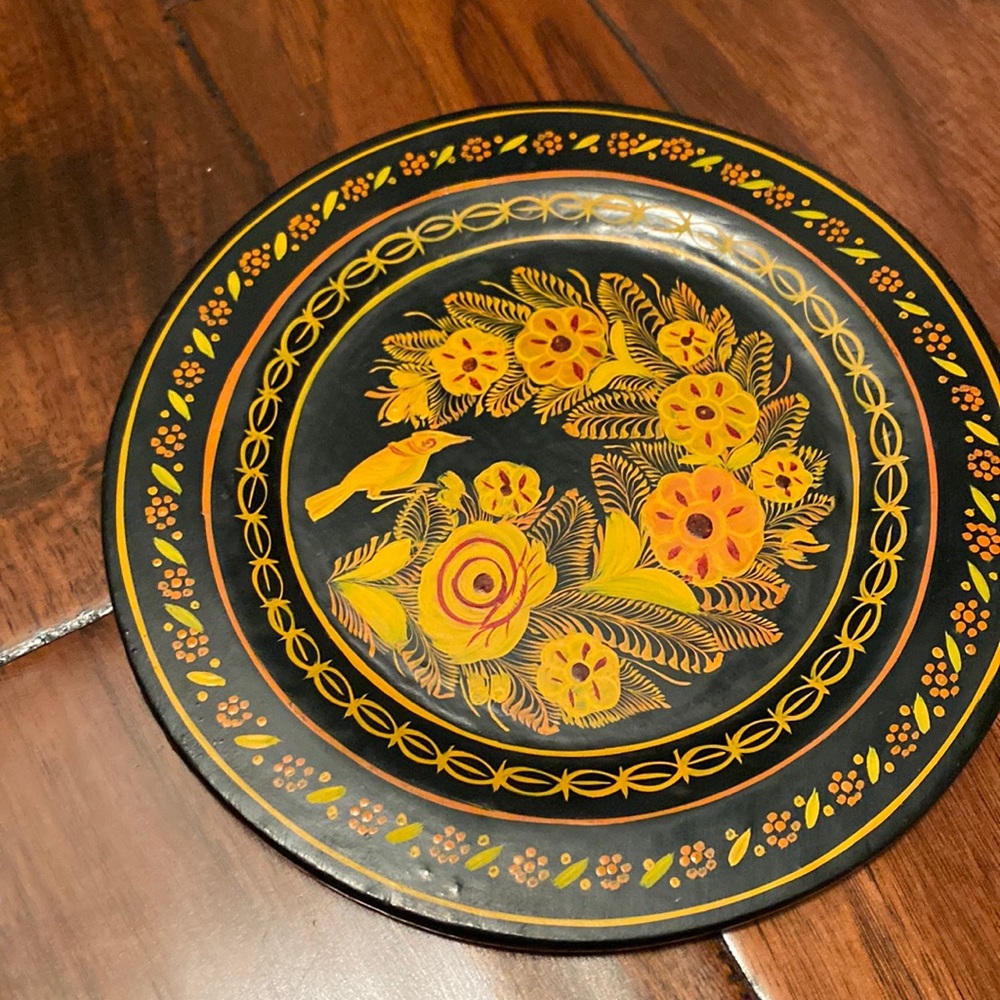Mexican hand painted decor plate 8”